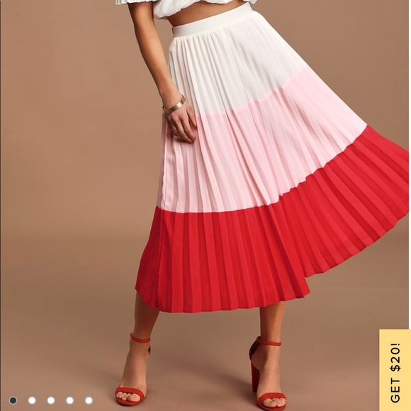 ♥️LULUS Punctual White Colorblock Pleated Two-Piece Dress. LIKE NEW. - Picture 3 of 4